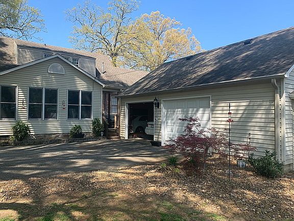 Rear-2Bay Garage + Full Shop