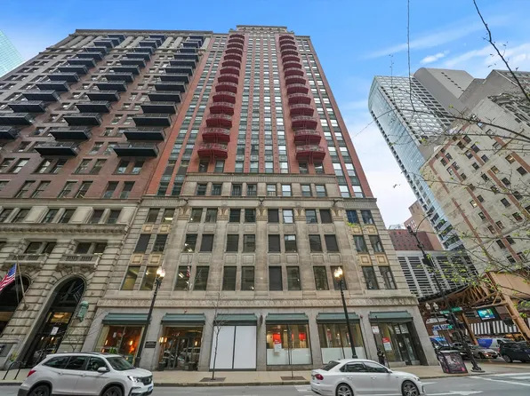 208 W Washington St APT 1507, Chicago, IL 60606