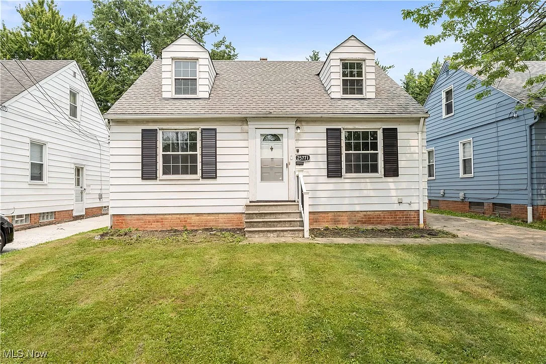 25771 Zeman Ave photo 1