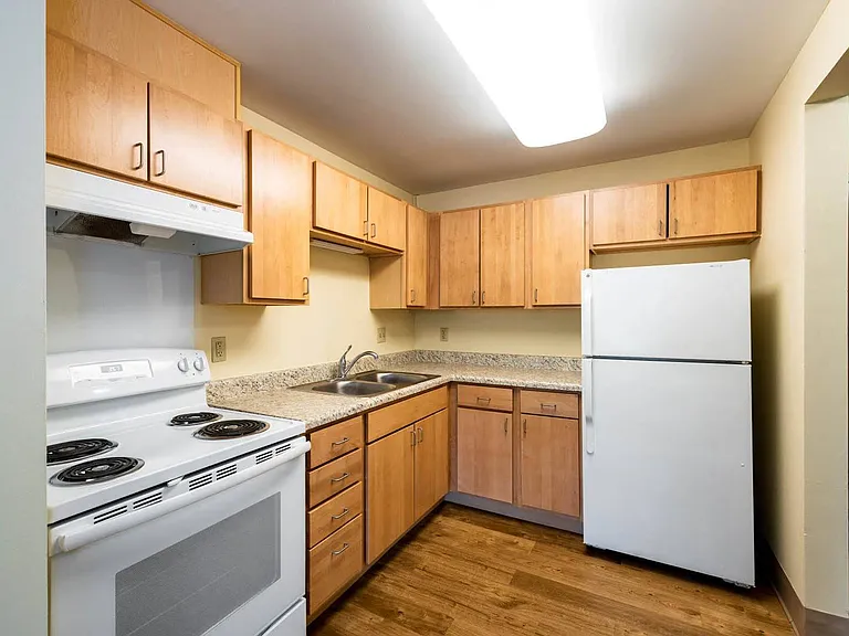 Courtyard Apartments — Photo 9