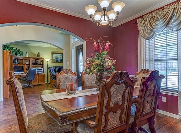 5th image of 5576 Seabury Dr