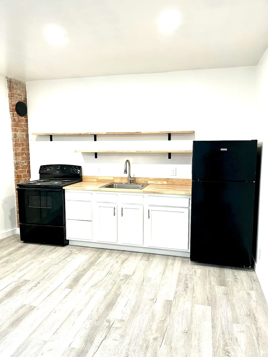 Building Photo - 2131 Williams Ave #6