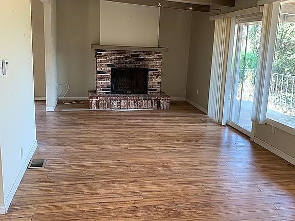 5th image of 25739 Hillcrest Ave