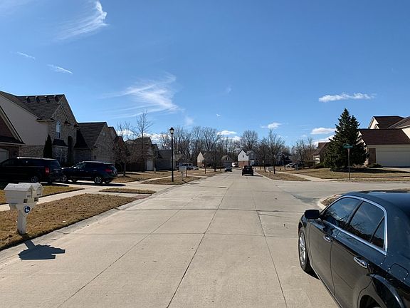 4th image of 9349 W Walden Dr