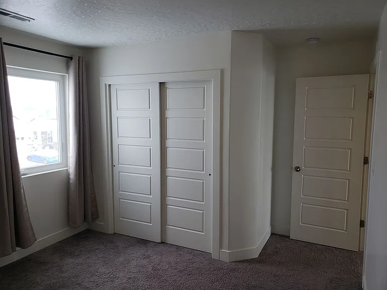 1033 S Vine St — Photo 34