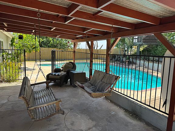 5th image of 846 Lori Ln