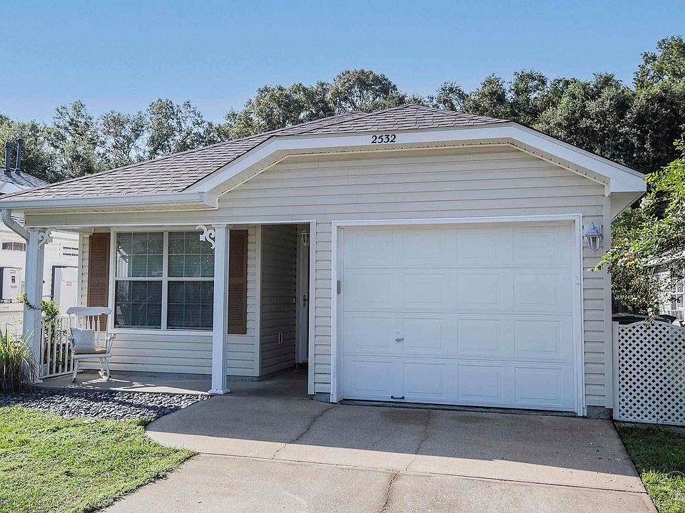 1st image of 2532 Trailwood Dr