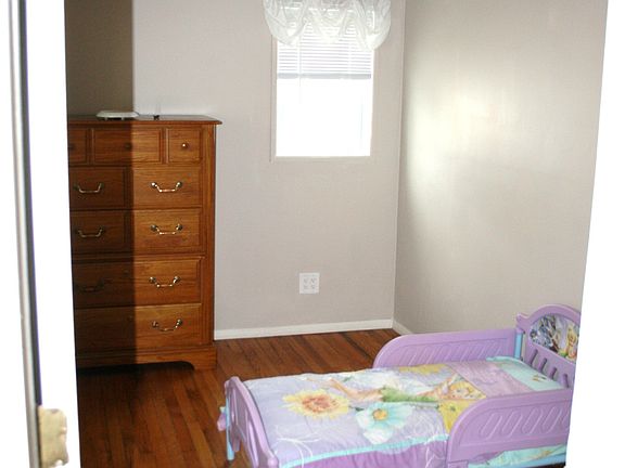 BEDROOM 3 OR OFFICE