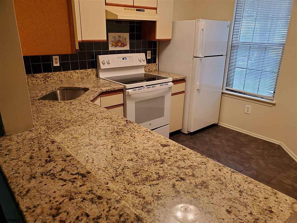 2nd image of 2614 Alamo Ct