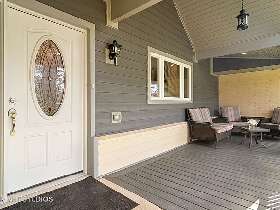 2nd image of 397 Knollwood Ct