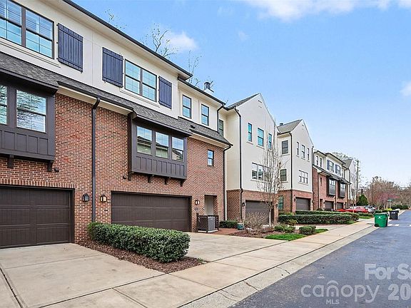 3rd image of 3030 Fairview Villa Ct