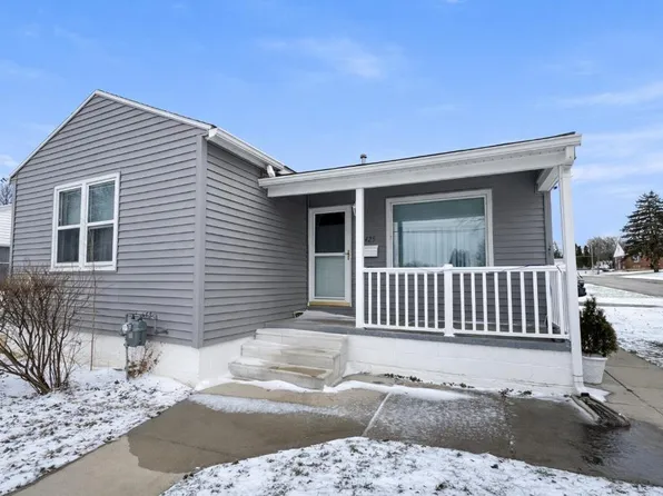 2425 Randolph St, Waterloo, IA 50702