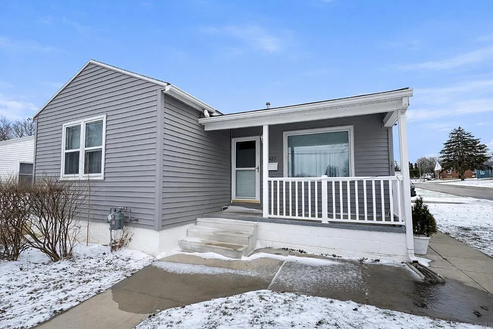2425 Randolph St photo 1