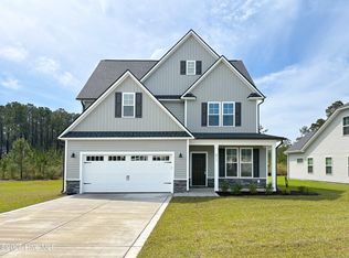 611 High Tide Dr, Sneads Ferry, NC 28460