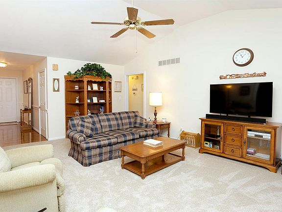 4th image of 880 Spyglass Ln