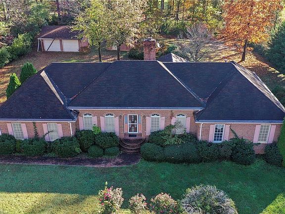 3rd image of 1619 Brannock Dr