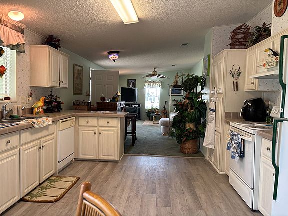 5th image of 197 Blue Heron Lake Cir #439