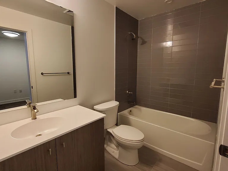 15 Wellington St S #1504 — Photo 7
