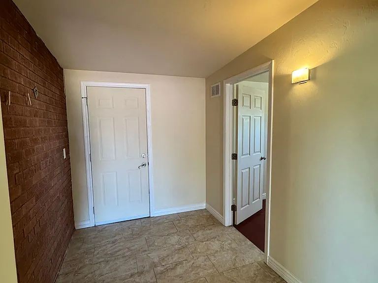 902 S Fremont Ave — Photo 17