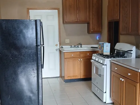 876 Payne Ave APT 21, Saint Paul, MN 55106