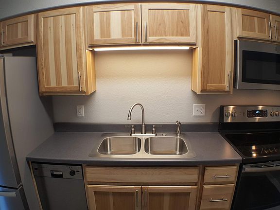 2nd image of 2825 Pennsylvania Ave APT 8