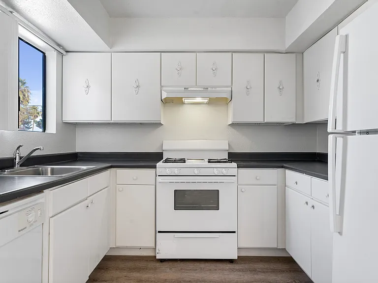 Townhome Villas — Photo 11