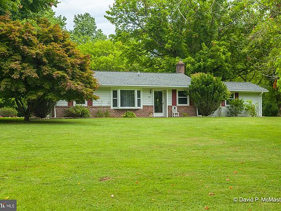 3rd image of 285 Wide River Farm Dr