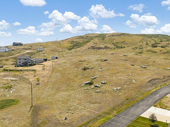 2nd image of 9 Ambush Ranch Rd