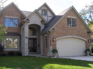 2411 Illinois Rd, Northbrook, IL 60062