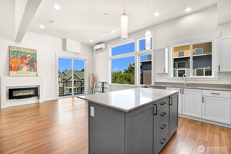 3rd image of 4248 Traverse Drive