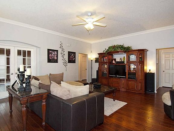 5th image of 14203 Plum Springs Dr