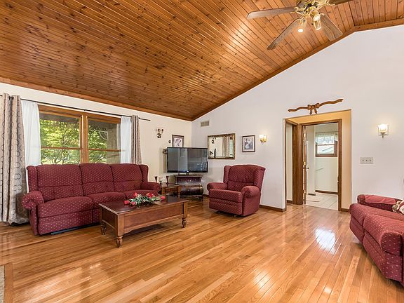 3rd image of 2065 W Choctaw Dr