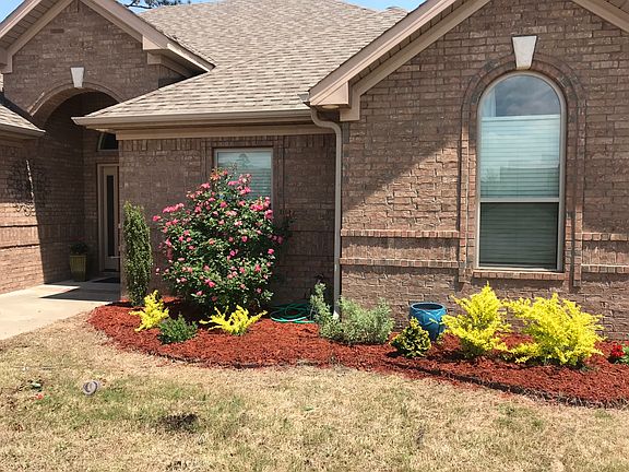 2nd image of 1672 White Oak Cir