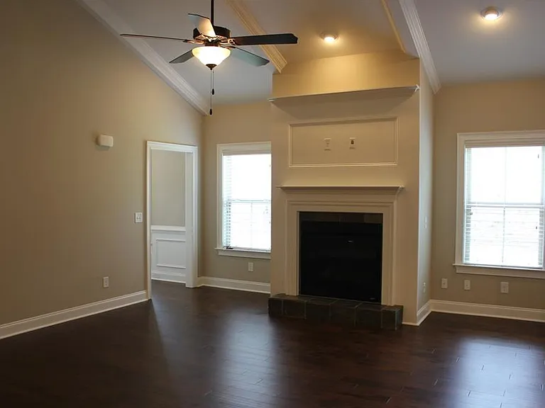 2436 Snowshill Ln — Photo 5