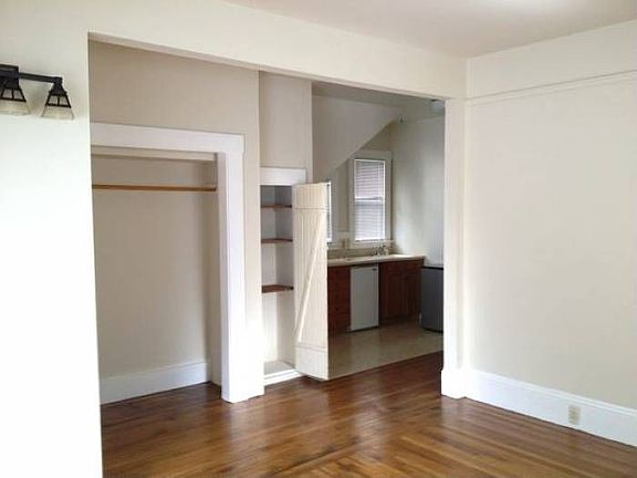 Closet & Kitchen