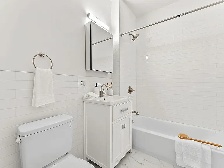 233 Clermont Ave #3 — Photo 7