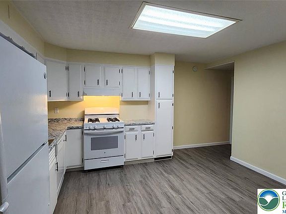 5th image of 262 Broad St