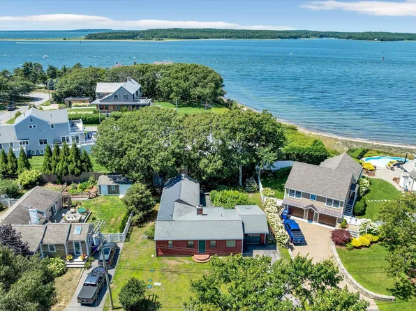 46 Wianno Road, Buzzards Bay, MA 02532