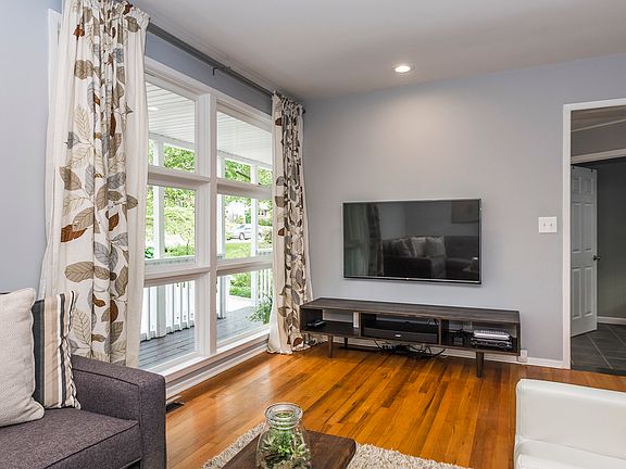 5th image of 2519 Netherwood Dr