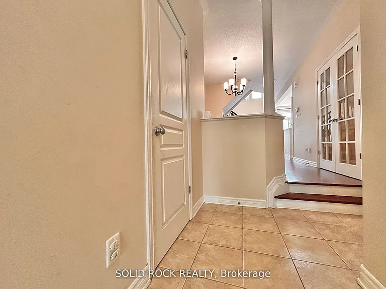 66 Madelon Dr — Photo 2