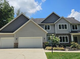 9803 Iron Bridge Rd, Roanoke, IN 46783