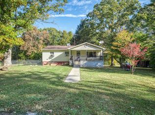 604 Midway Rd, Crossville, TN 38572