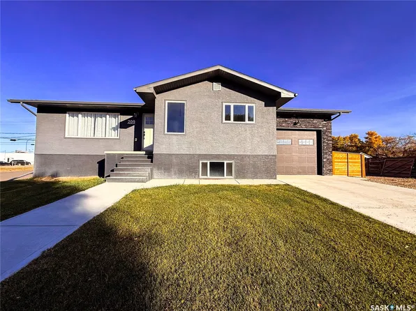 209 2ND Avenue E, Shaunavon, SK S0N 2M0