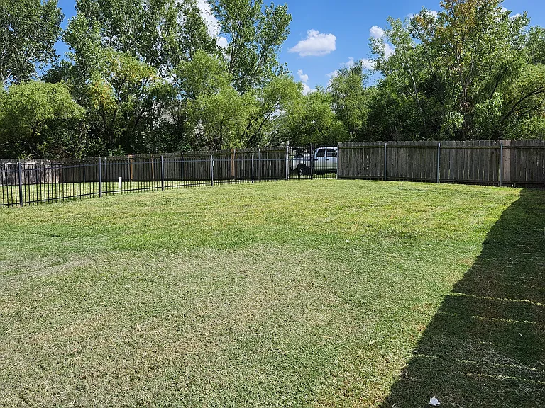 3360 N Governeour Cir — Photo 12