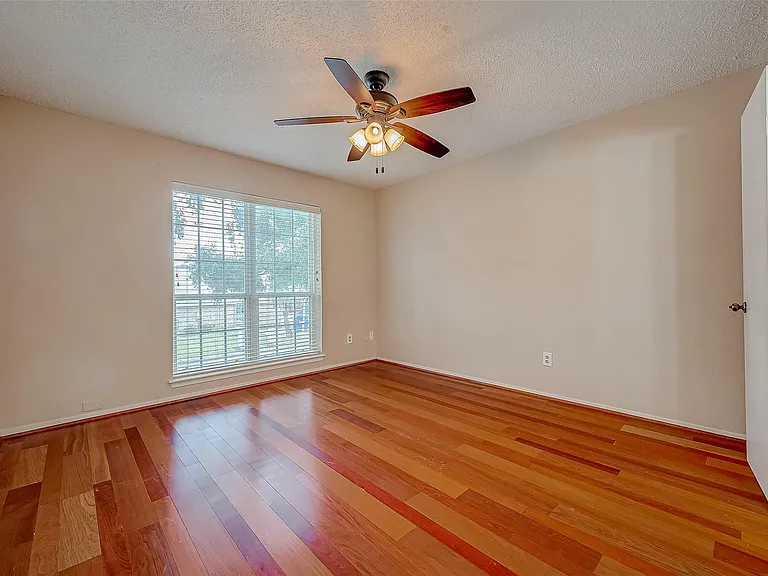 6410 Del Monte Dr #5 — Photo 23