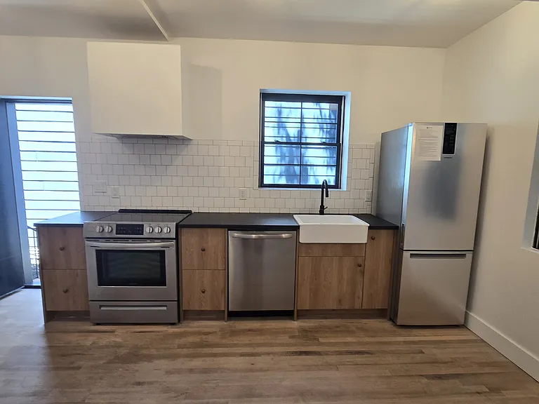 1401 Charles St #C — Photo 5