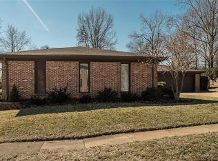 112 Lea Meadows Dr, Ballwin, MO