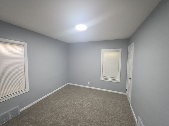 4th image of 20308 Ferguson St
