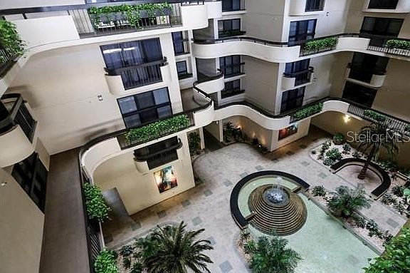 3rd image of 2413 Bayshore Blvd Unit 304