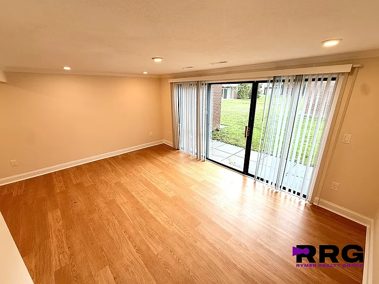 Norwest Dr — Photo 2